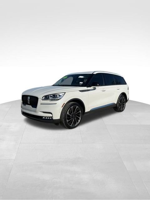 Used 2020 Lincoln Aviator Reserve w/ Equipment Group 202A image 2