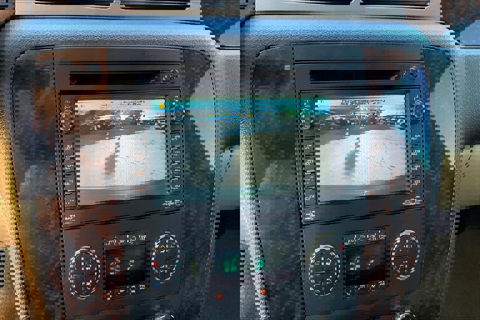 Used 2010 GMC Yukon XL Denali image 25