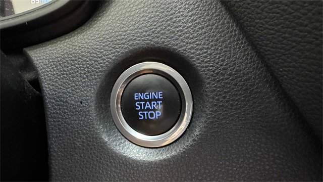 Used 2020 Toyota Corolla LE image 25
