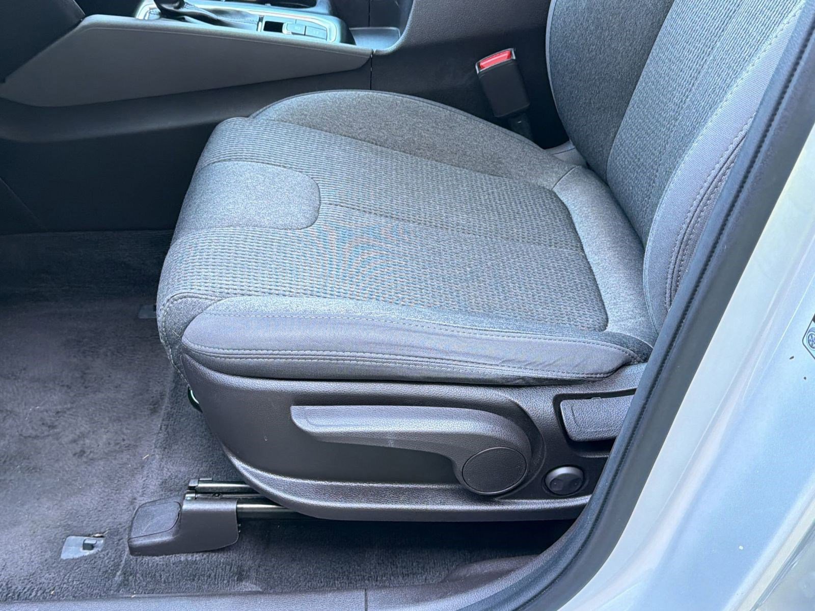 Used 2020 Hyundai Santa Fe SE image 13