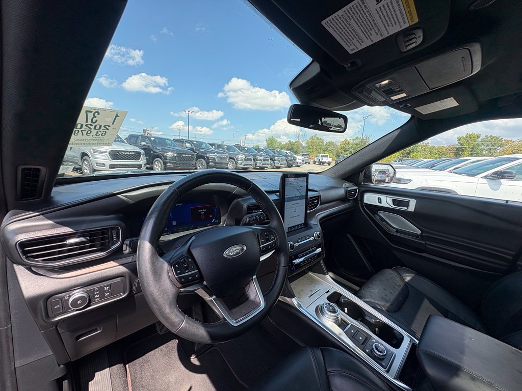 Used 2020 Ford Explorer Platinum w/ Premium Technology Package AWD/4WD image 14