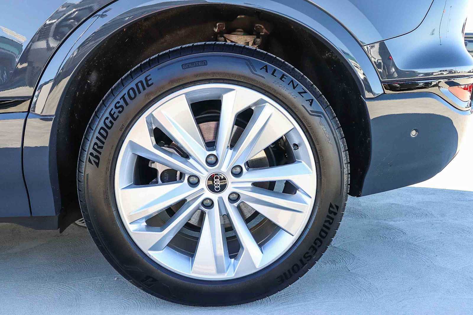 Used 2025 Audi Q6 e-tron Premium w/ Convenience Package image 13