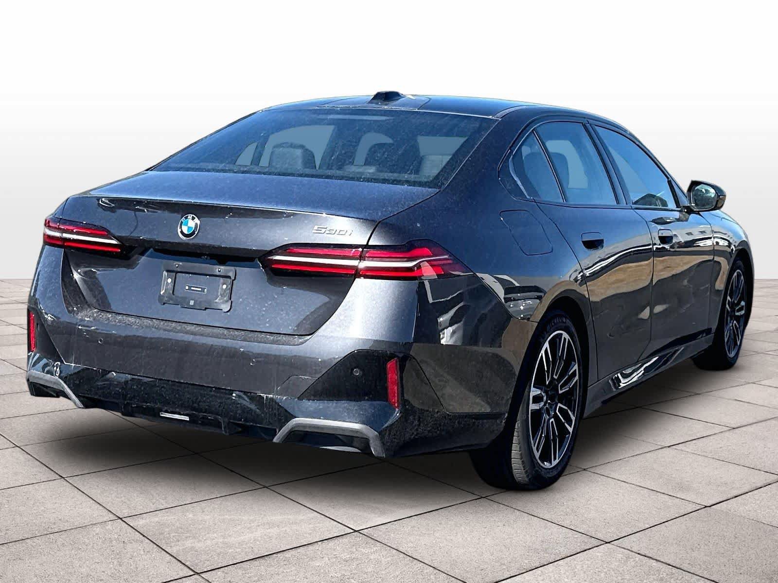 Used 2026 BMW 530i RWD image 9