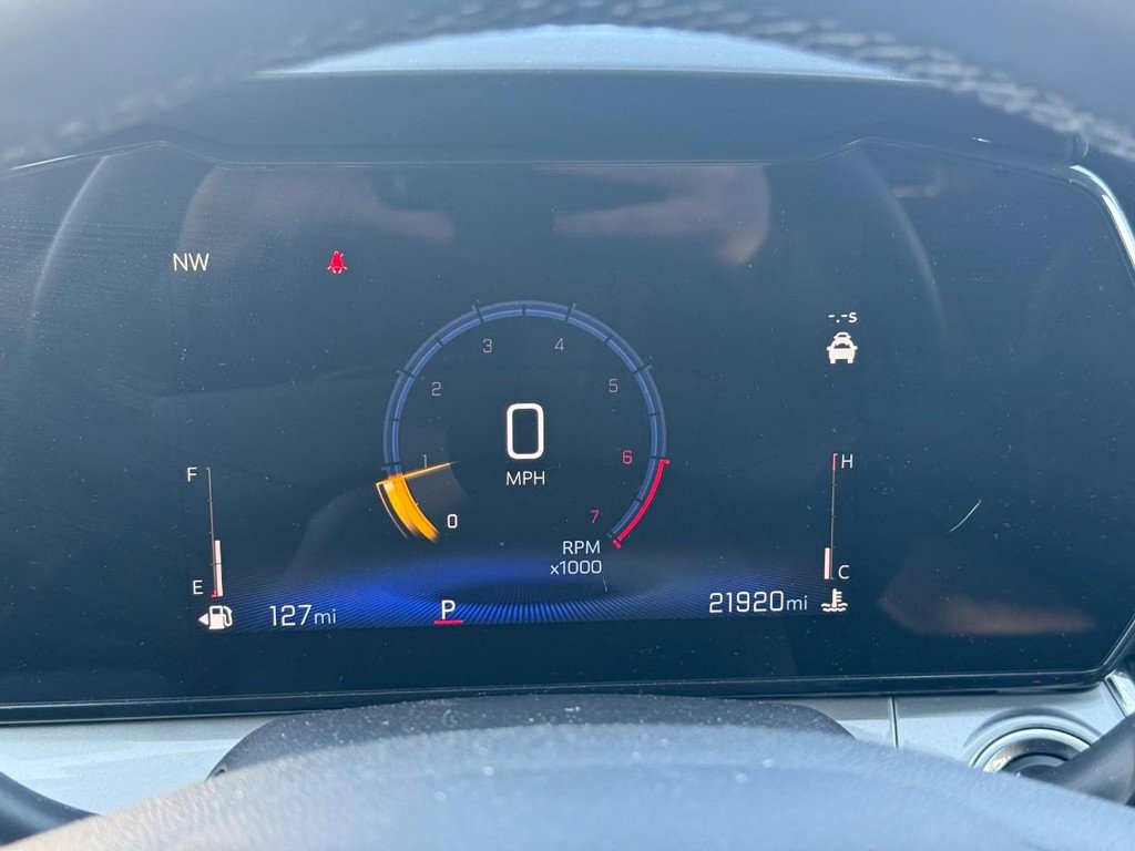 Used 2025 Chevrolet Trax LT w/ LT Convenience Package image 21