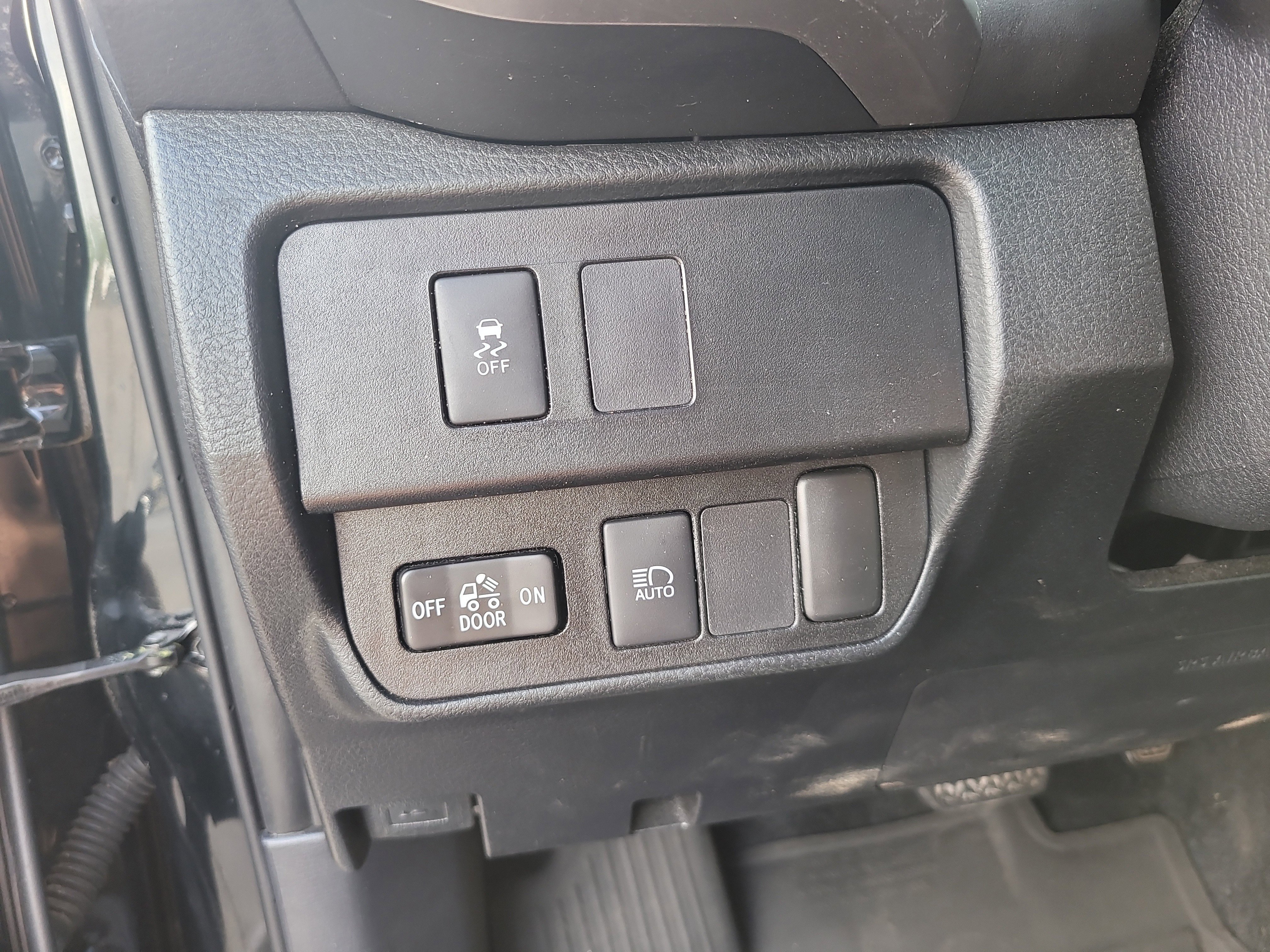 Used 2021 Toyota Tacoma SR5 AWD/4WD image 32