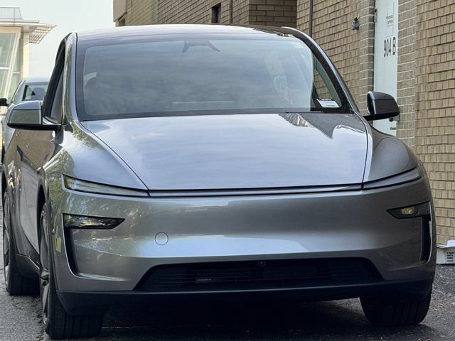 Used 2026 Tesla Model Y Long Range AWD/4WD image 33