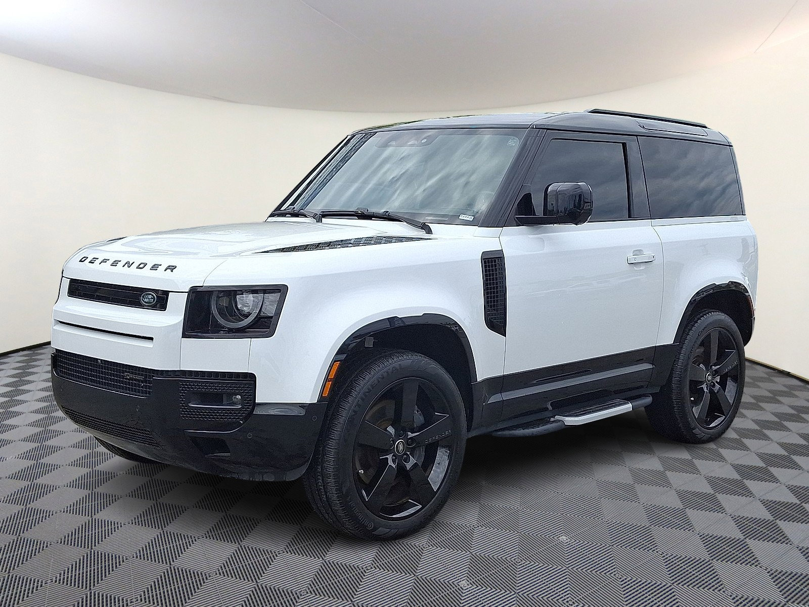 Used 2023 Land Rover Defender 90 X-Dynamic SE AWD/4WD image 1