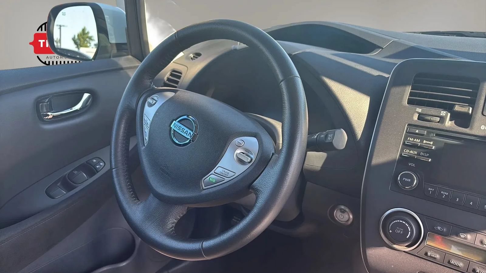 Used 2015 Nissan Leaf S FWD image 8