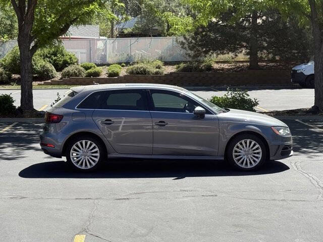 Used 2016 Audi A3 e-tron Premium Plus w/ Premium Plus Package FWD image 3
