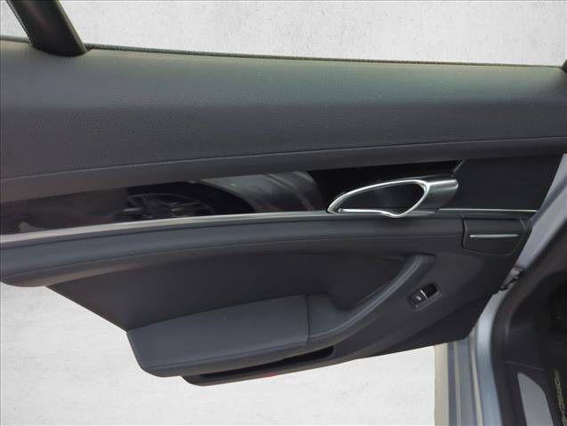Used 2015 Porsche Panamera image 9