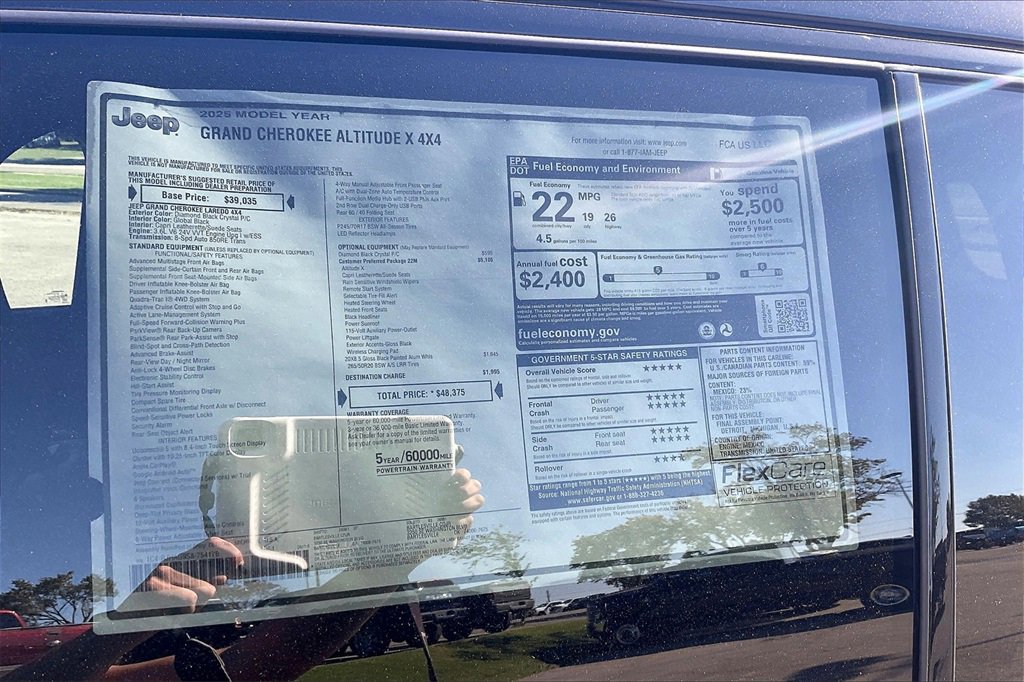 New 2025 Jeep Grand Cherokee Altitude image 14