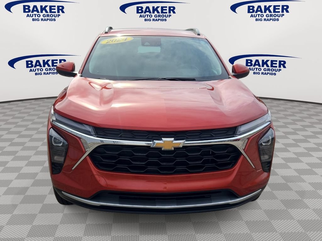 Used 2024 Chevrolet Trax LT w/ Driver Confidence Package FWD image 8