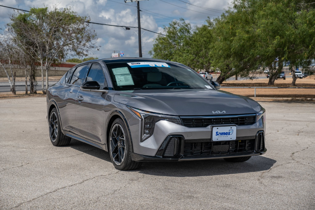 Used 2025 Kia K4 GT-Line w/ GT-Line Premium Package FWD image 2
