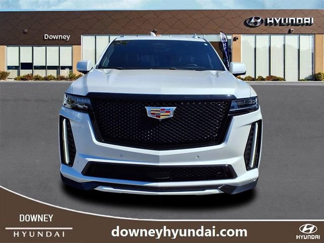 Used 2023 Cadillac Escalade ESV V image 2