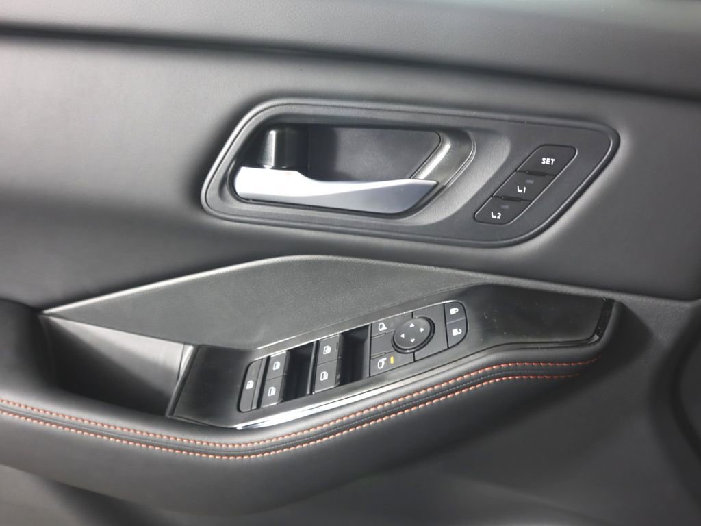 New 2026 Nissan Rogue SV AWD/4WD image 17