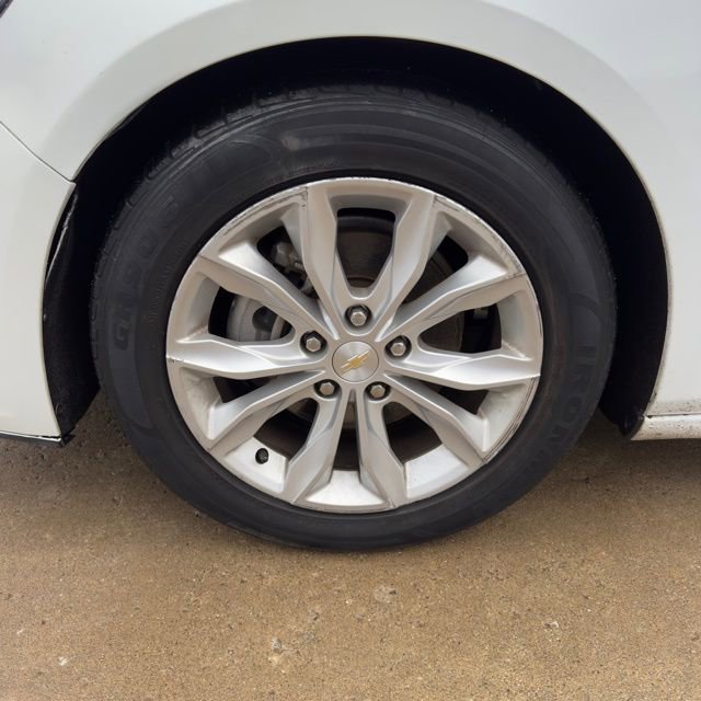 Used 2024 Chevrolet Malibu LT image 9