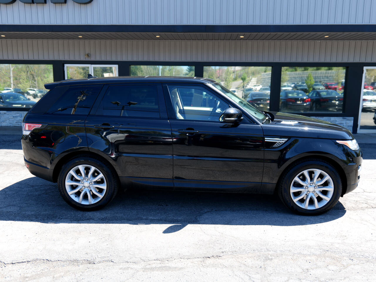 Used 2015 Land Rover Range Rover Sport HSE image 4