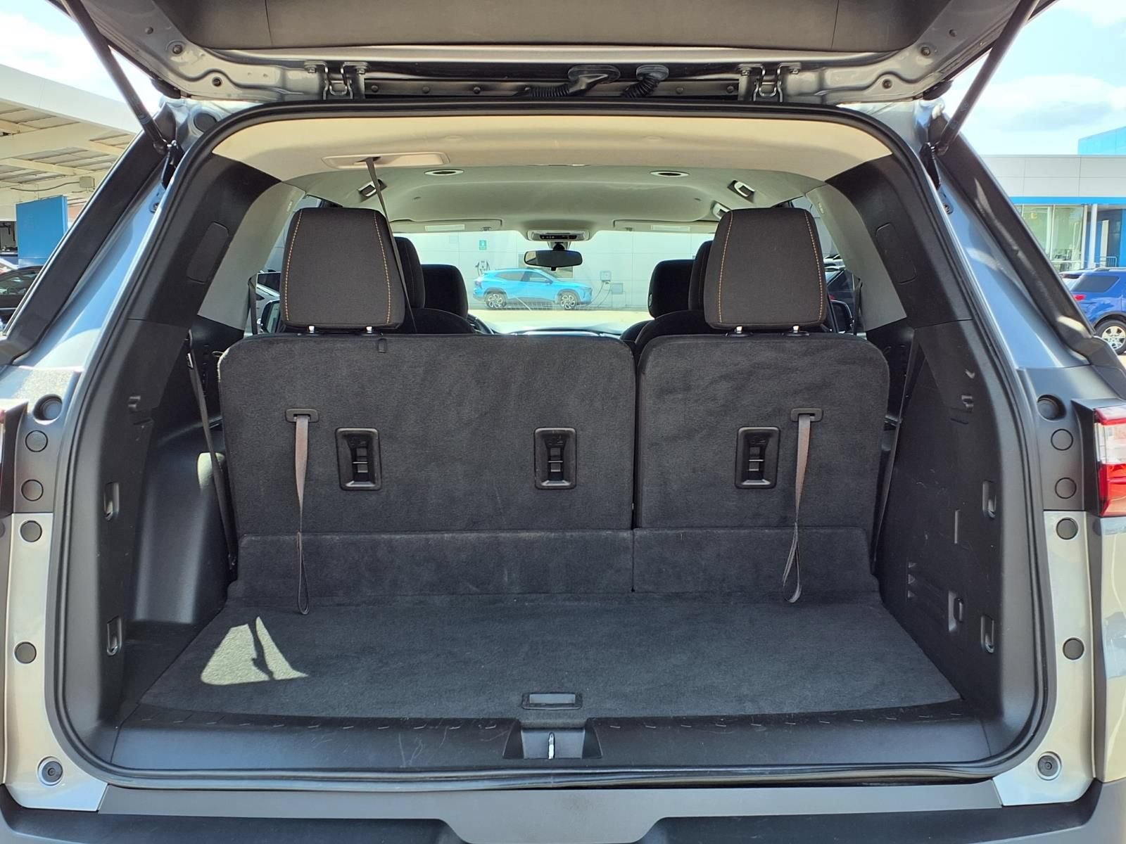 Used 2019 Chevrolet Traverse LT FWD image 10