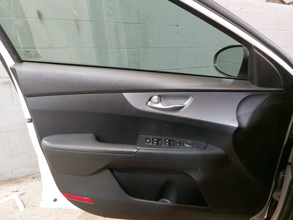 Used 2023 Kia Forte LXS image 28