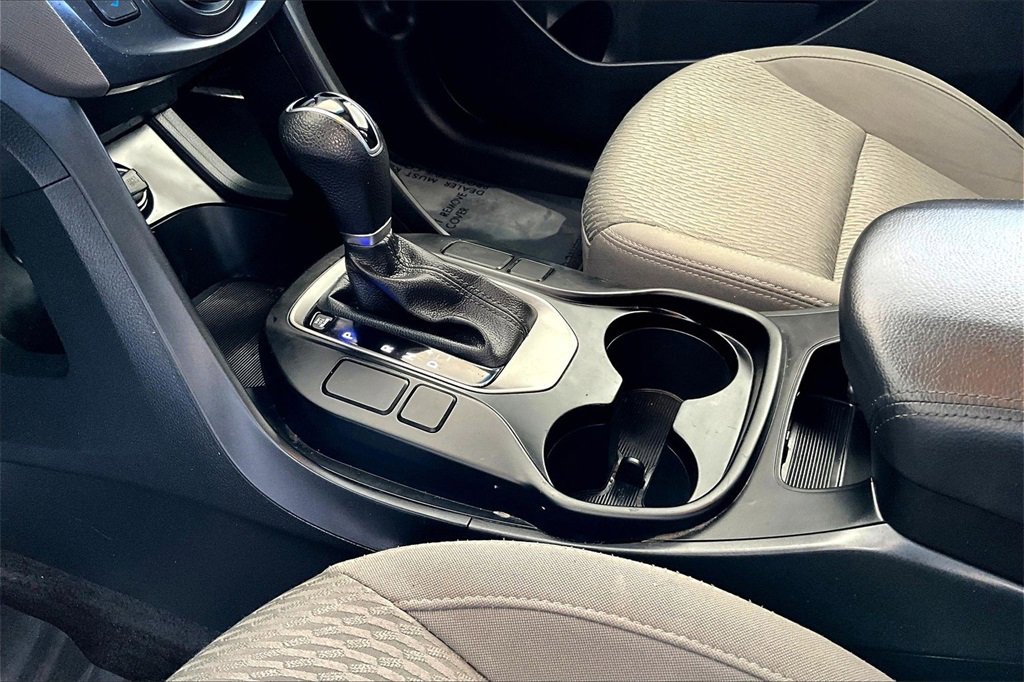 Used 2018 Hyundai Santa Fe SE w/ Cargo Package image 18