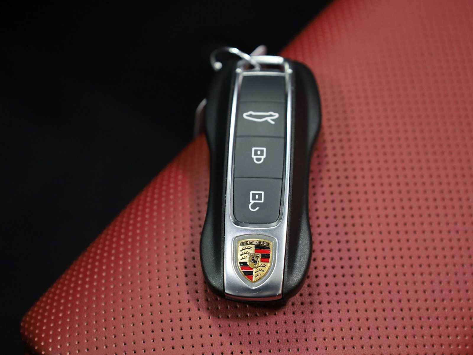 Certified 2025 Porsche 911 Carrera RWD image 42