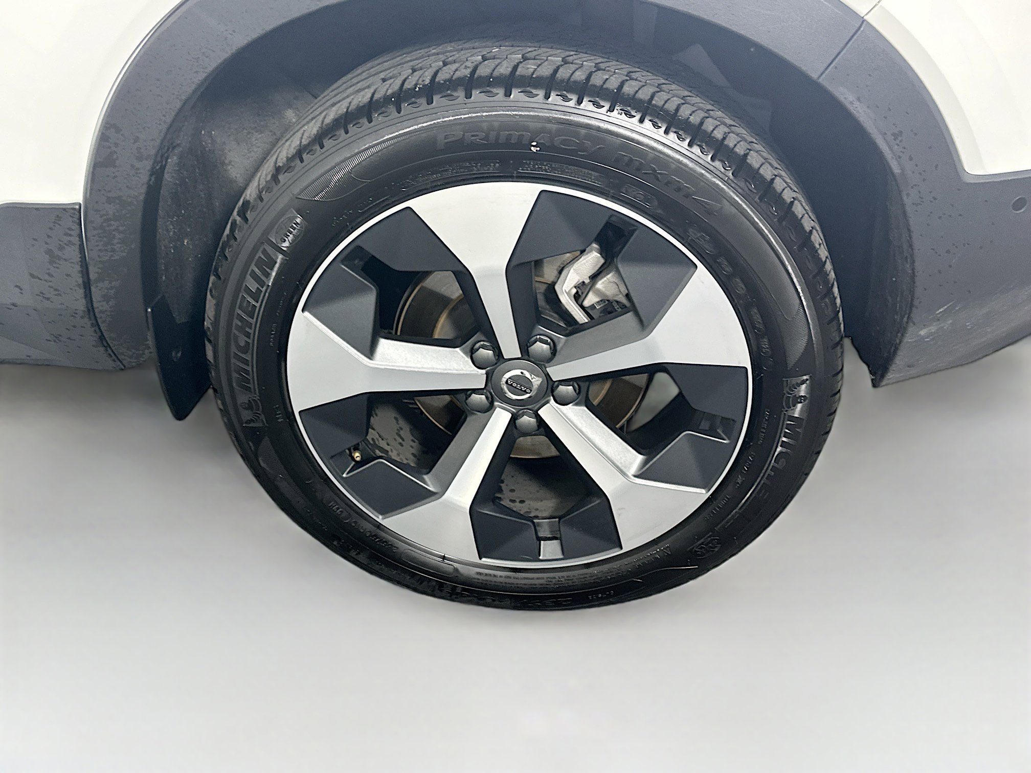 Used 2025 Volvo XC40 B5 Plus AWD/4WD image 11