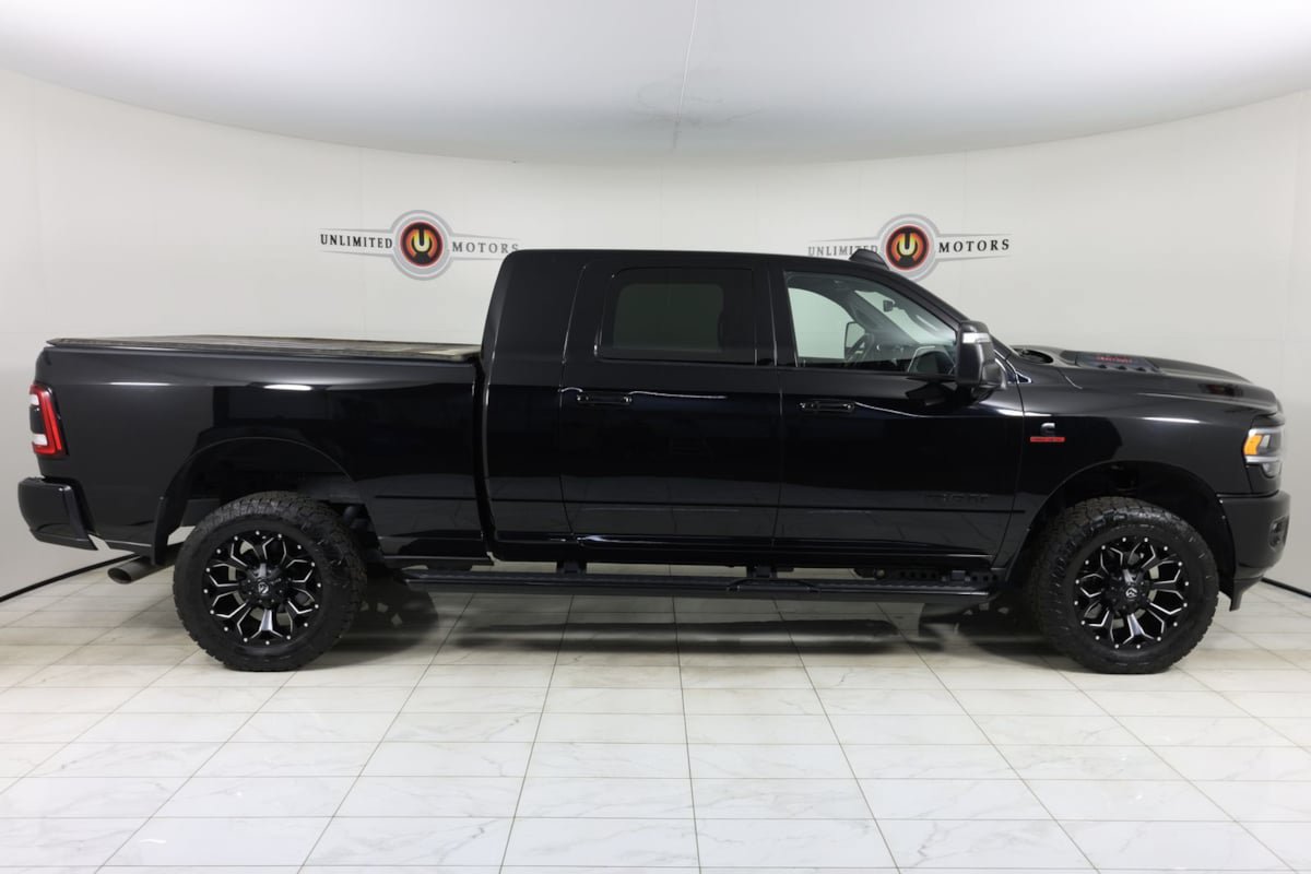Used 2024 RAM 2500 Laramie w/ Night Edition AWD/4WD image 2