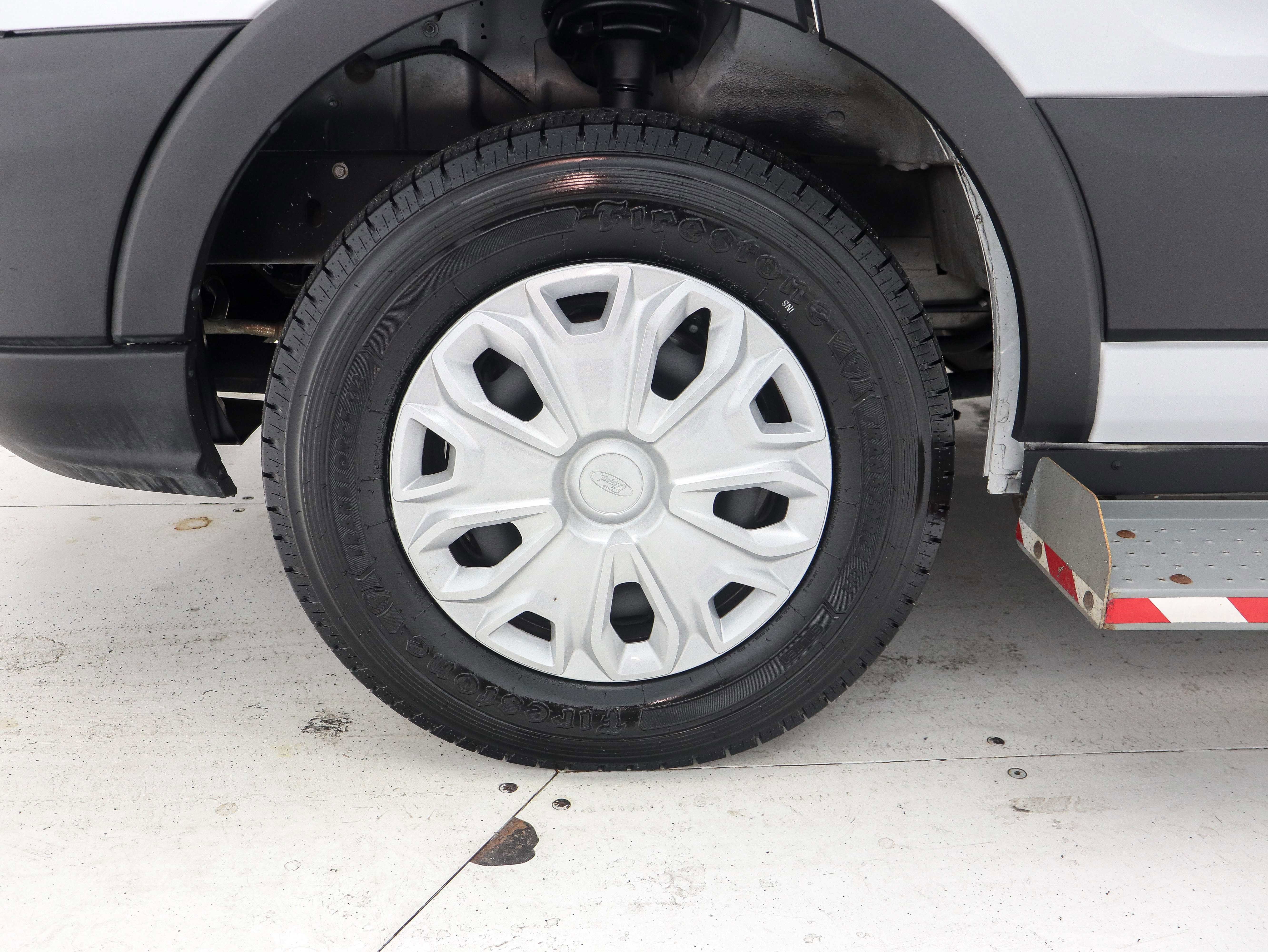 Used 2019 Ford Transit 350 XL image 30