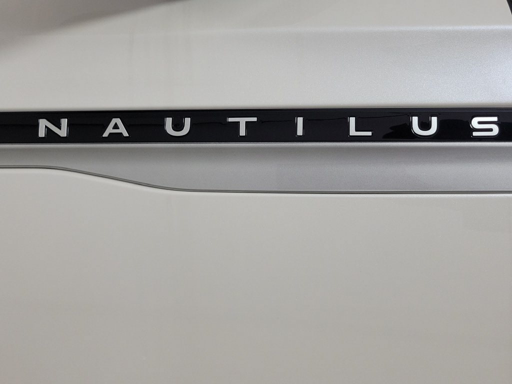 New 2026 Lincoln Nautilus Reserve AWD/4WD image 6