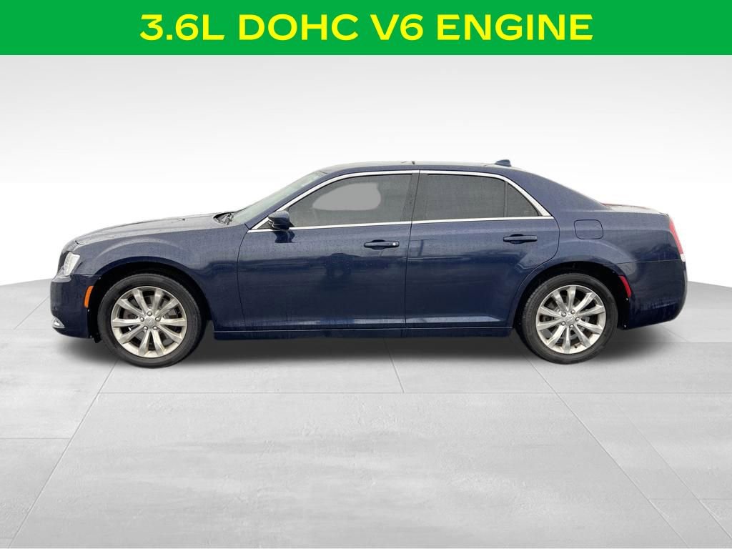 Used 2017 Chrysler 300 Limited image 7