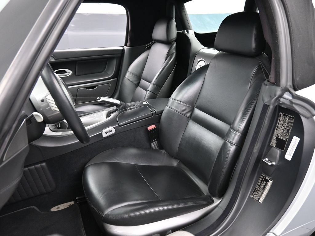 Used 2001 BMW Z8 RWD image 5