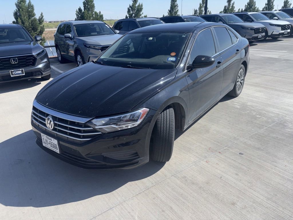 Used 2021 Volkswagen Jetta SE FWD image 2