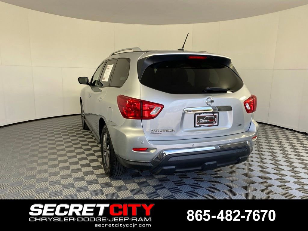 Used 2018 Nissan Pathfinder SV FWD image 5