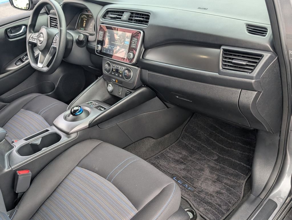 Used 2024 Nissan Leaf S image 17