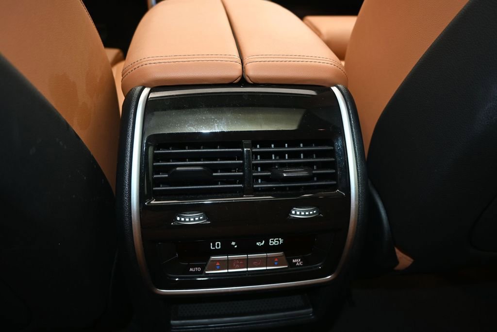 Certified 2024 BMW X5 sDrive40i w/ Premium Package RWD image 18