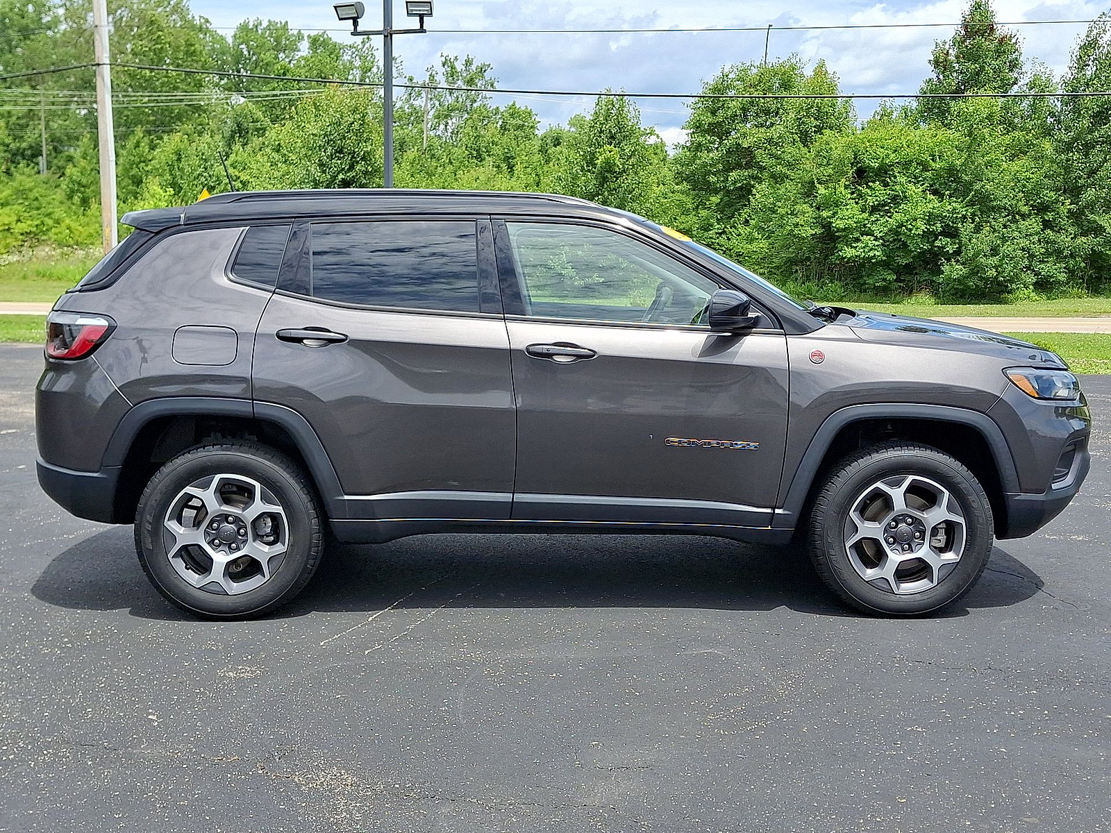 Used 2022 Jeep Compass Trailhawk w/ Trailhawk Convenience Group AWD/4WD image 26