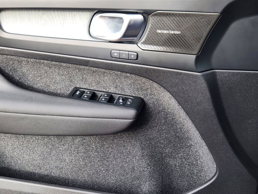 Used 2026 Volvo XC40 B5 Ultra w/ Protection Package Premier AWD/4WD image 5