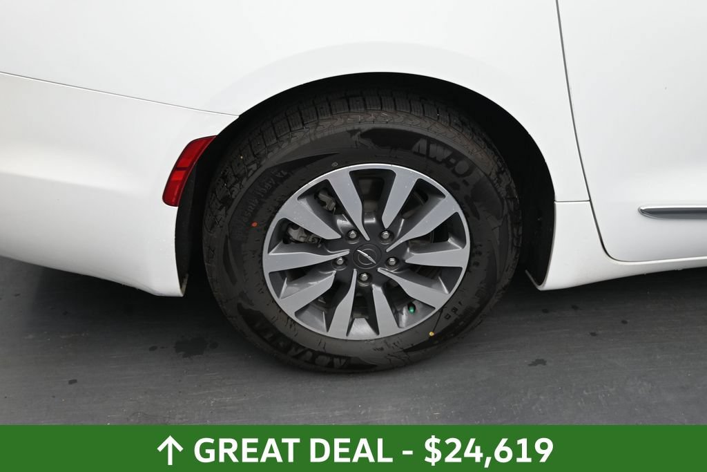 Used 2023 Chrysler Pacifica Limited FWD image 15