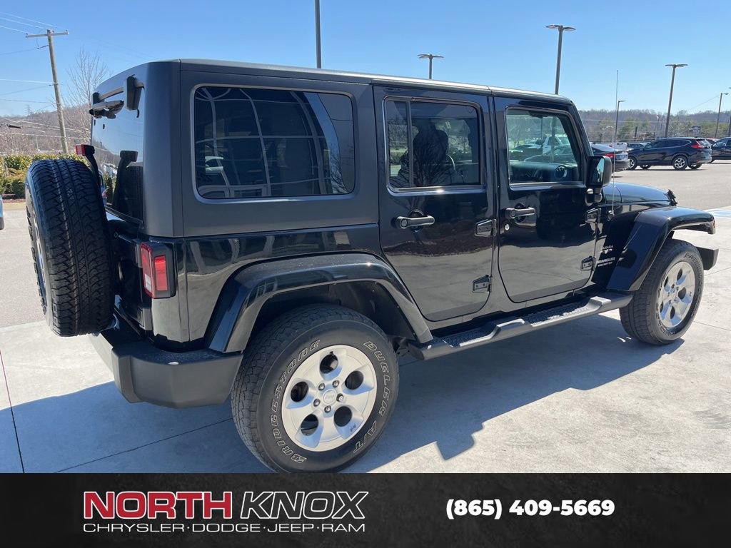 Used 2017 Jeep Wrangler Unlimited Sahara w/ Connectivity Group image 16