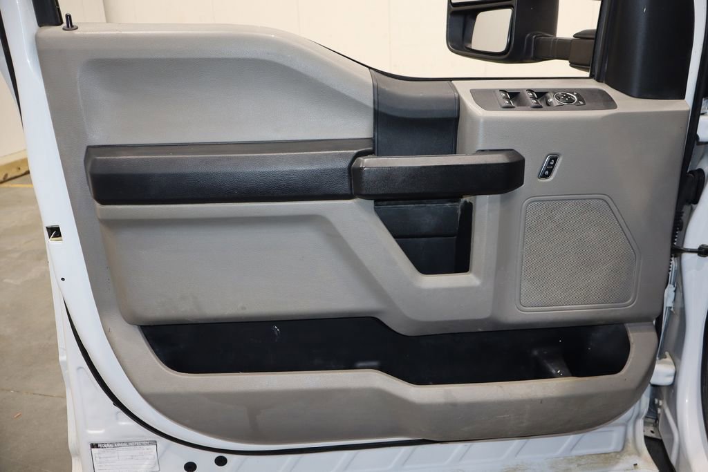 Used 2018 Ford F550 2WD Crew Cab Super Duty image 9