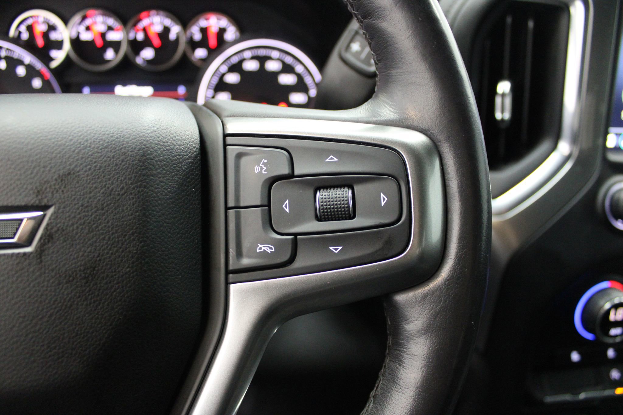 Used 2021 Chevrolet Silverado 1500 RST w/ Convenience Package II image 32