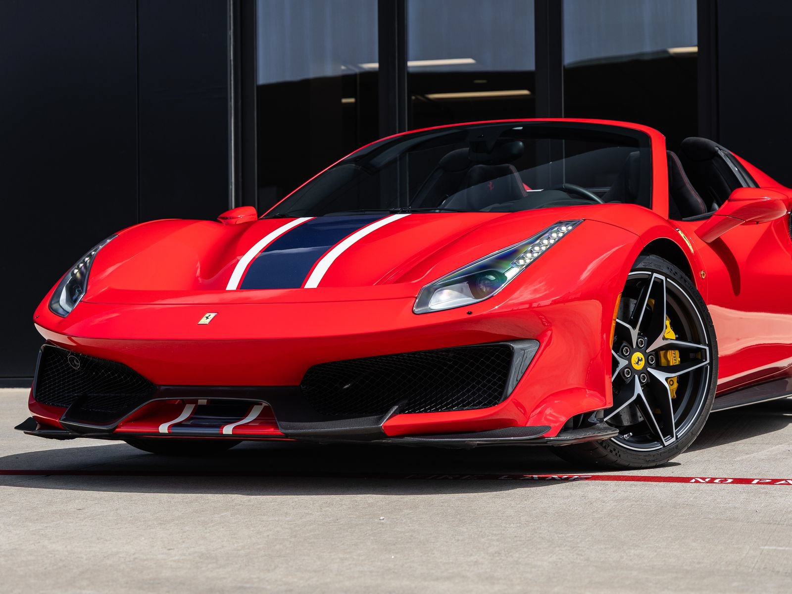 Used 2020 Ferrari 488 Pista Spider RWD image 3