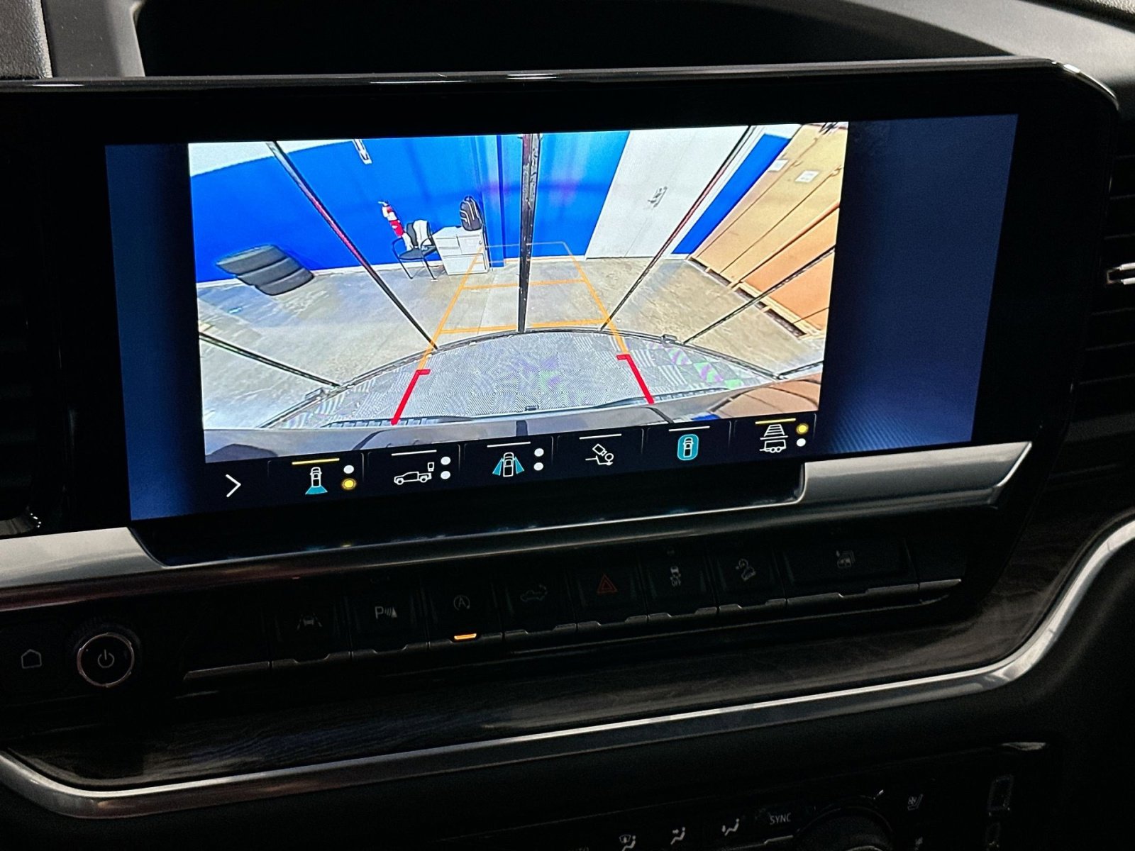 Used 2022 Chevrolet Silverado 1500 LTZ image 25