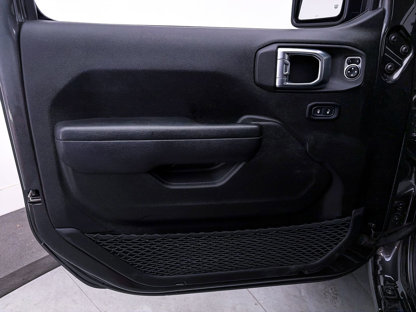 Used 2023 Jeep Gladiator Sport AWD/4WD image 13