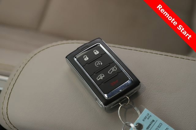 Used 2025 Jeep Wagoneer L Series III w/ Premium Group I image 3