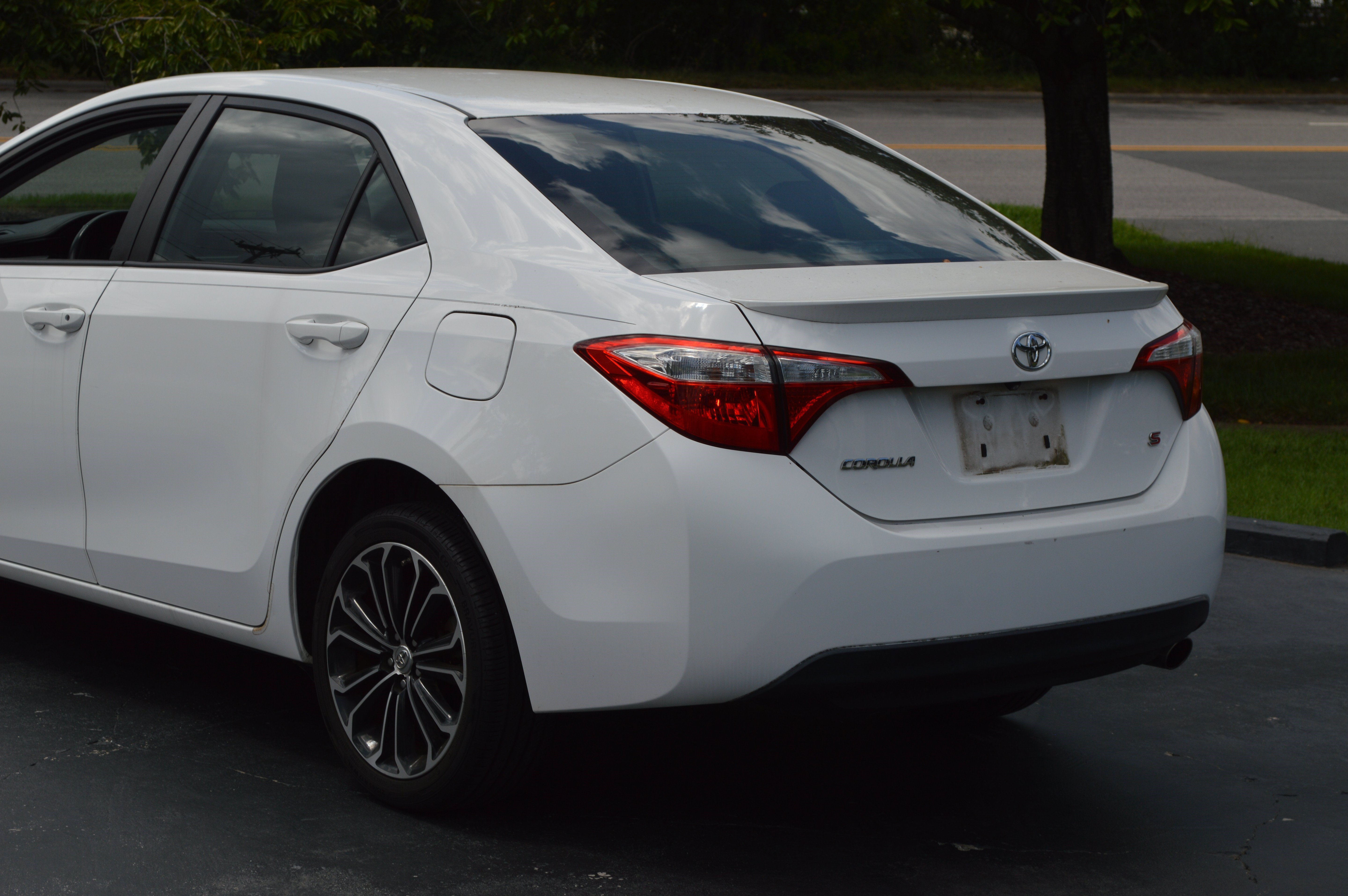 Used 2015 Toyota Corolla S FWD image 3