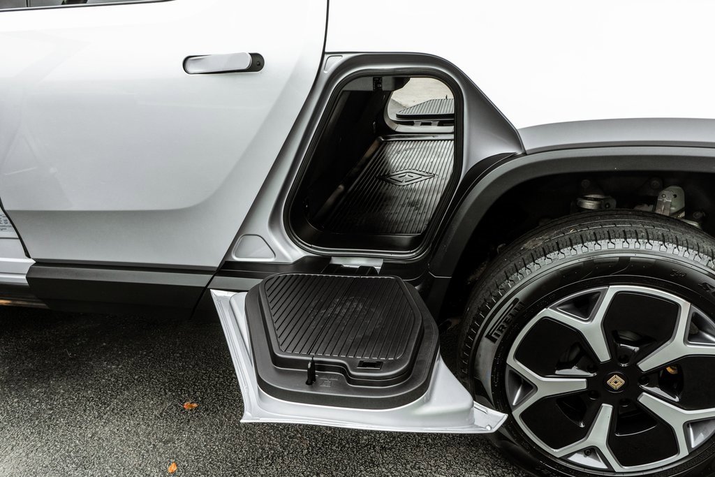 Used 2023 Rivian R1T Adventure image 36