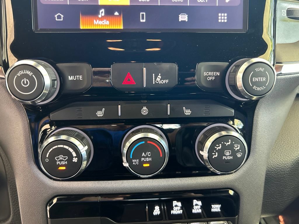 Used 2025 RAM 1500 Big Horn AWD/4WD image 46