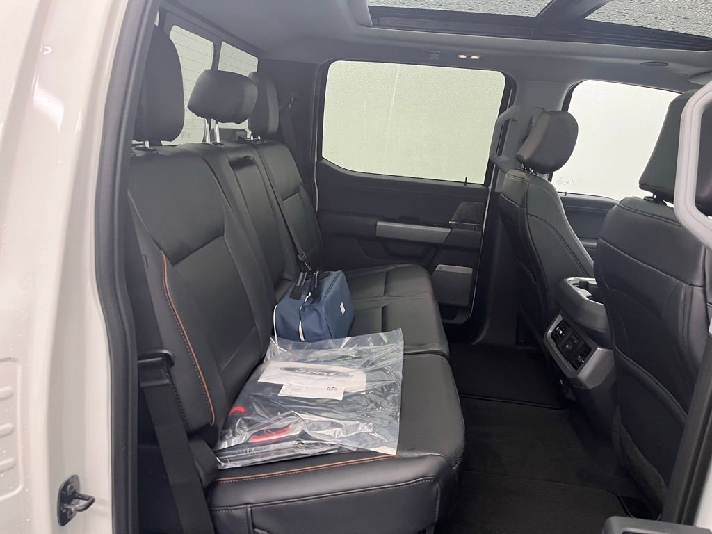 New 2026 Ford F350 Lariat w/ Black Appearance Package image 32