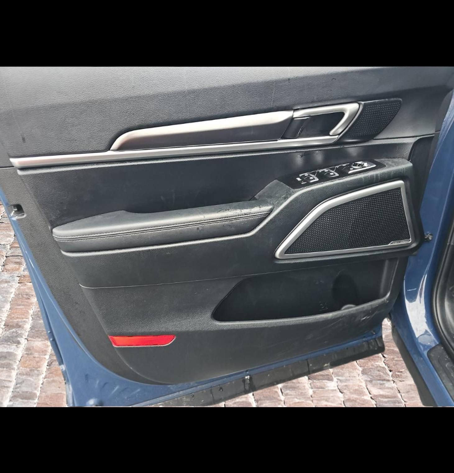 Used 2025 Kia Telluride S FWD image 30